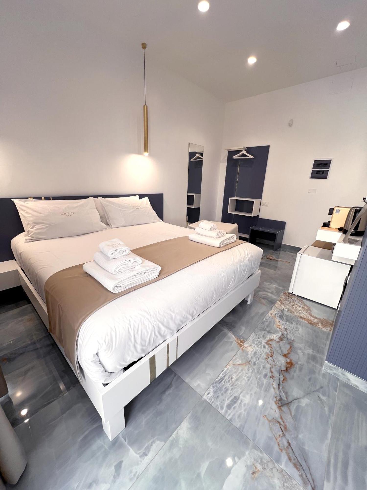 Suite 14 Scalea Exterior photo